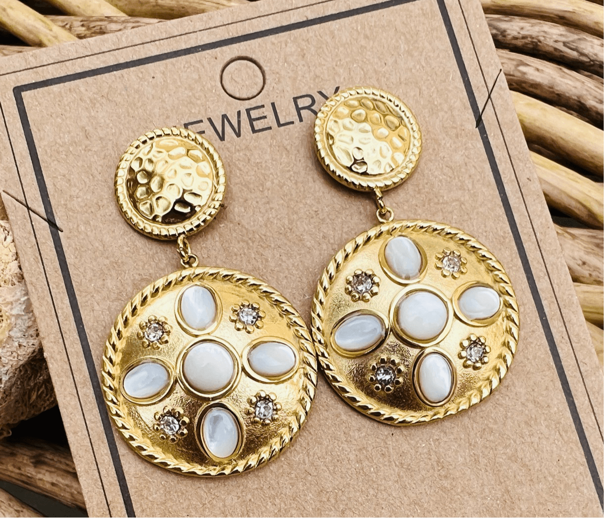 Boucles d’oreilles chic SHANTEL dorées et blanc nacré