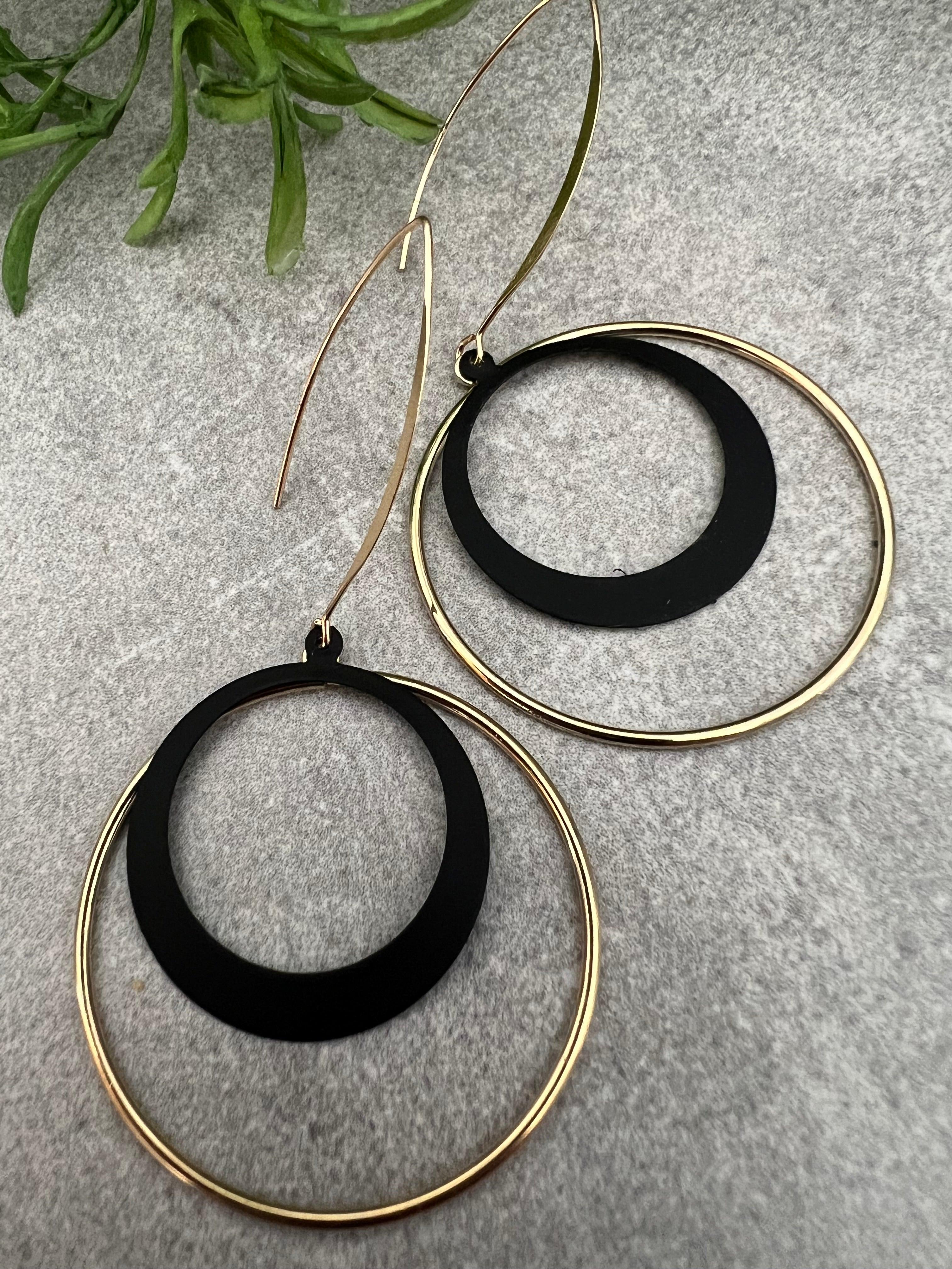 Boucles d’oreilles DELIA noires et dorées - Créations Uniques