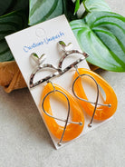 Boucles d’oreilles LILY-JANE gouttes résine orangée - Créations Uniques