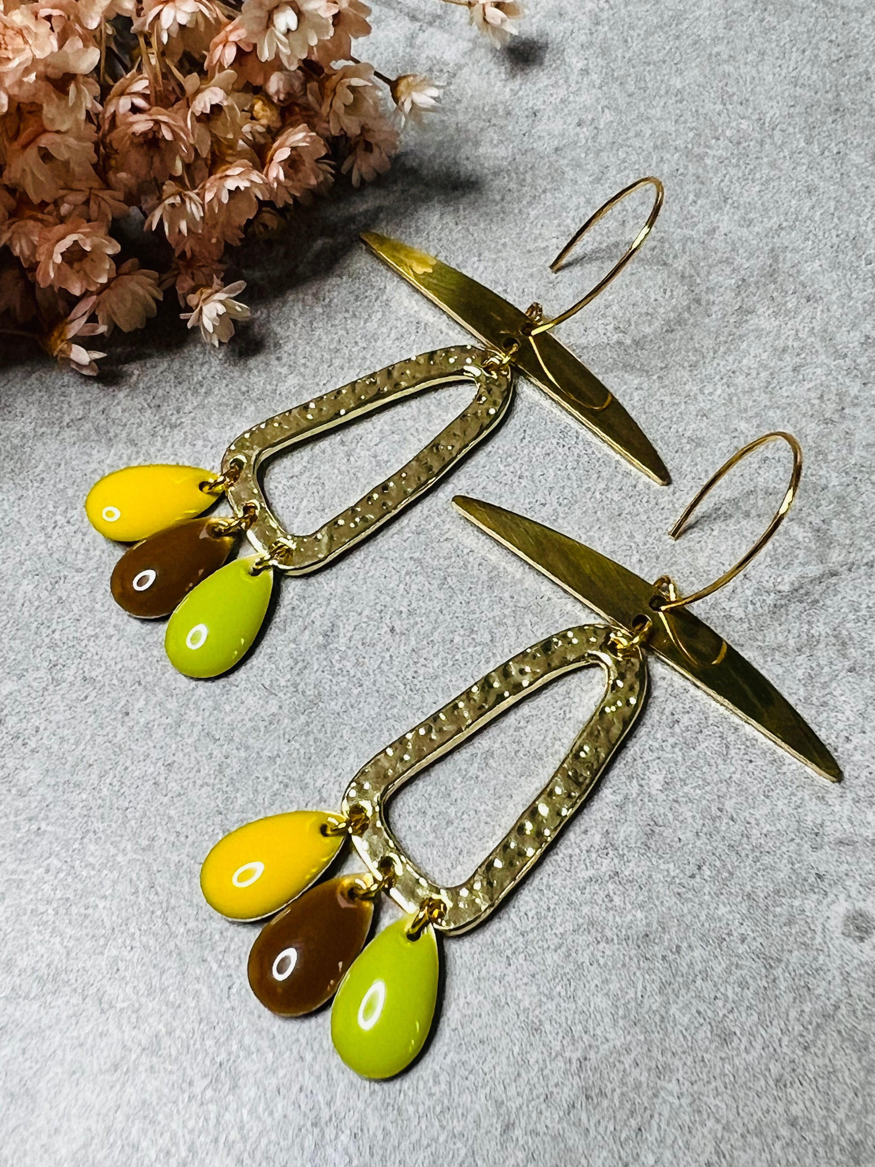 Boucles d’oreilles SARASVATI jaune marron noisette et vert anis - Créations Uniques