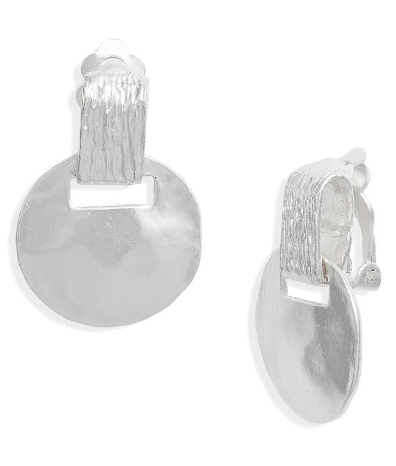 E67110 Boucles d'oreilles clips pendantes courtes - Karine Sultan - Créations Uniques