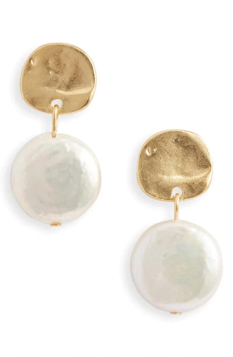 E71691 Boucles d'oreilles Perle blanche plate - Karine Sultan