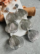 Boucles d’oreilles NATHALIE feuilles Ginkgo argentées clous brillants