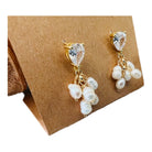 Boucles d’oreilles courtes KALEE perles eau douce blanc nacré clous brillants