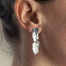 E57040 Boucles d'oreilles pendantes pavés - Karine Sultan