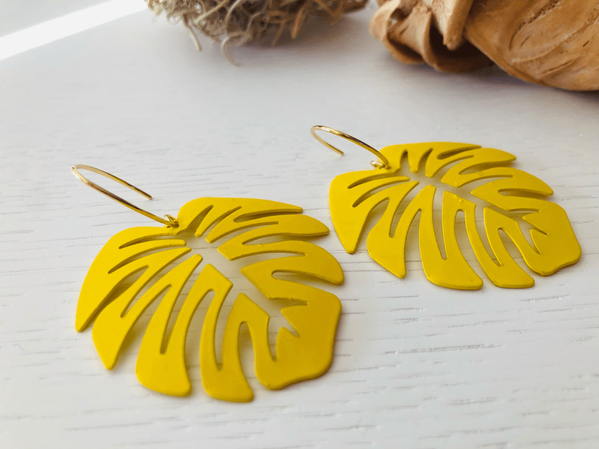 Boucles d’oreilles LAURY feuilles tropicales jaunes - Créations Uniques