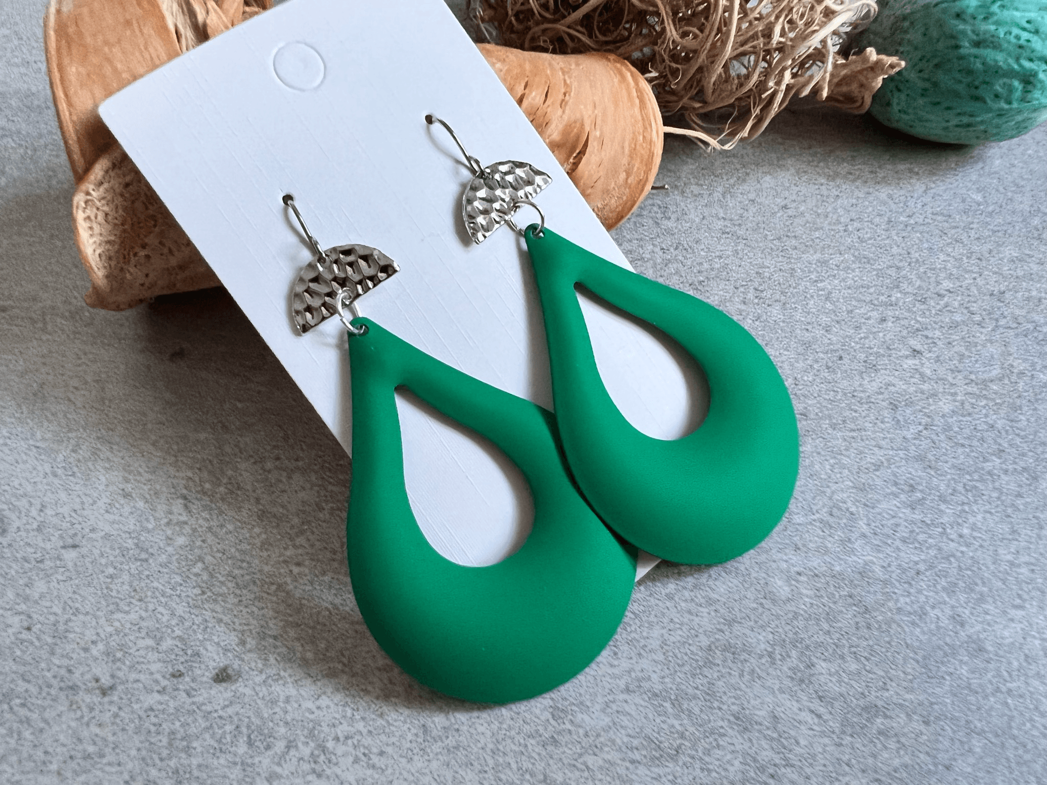 Boucles d’oreilles IRENE gouttes vertes - Créations Uniques