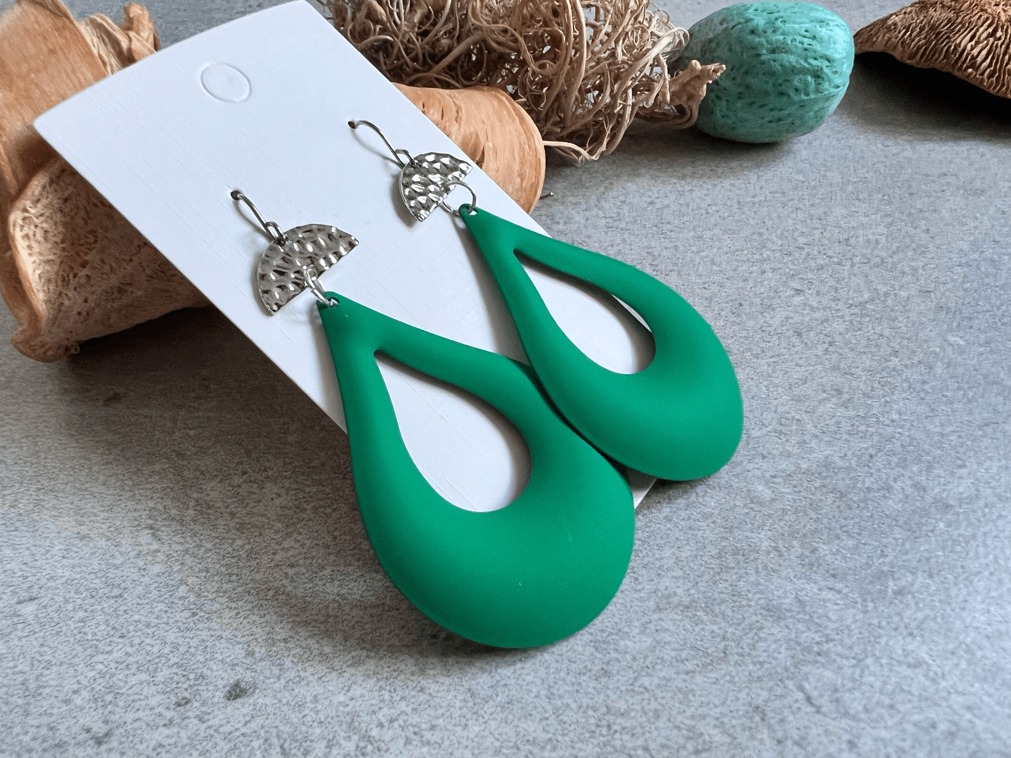 Boucles d’oreilles IRENE gouttes vertes - Créations Uniques