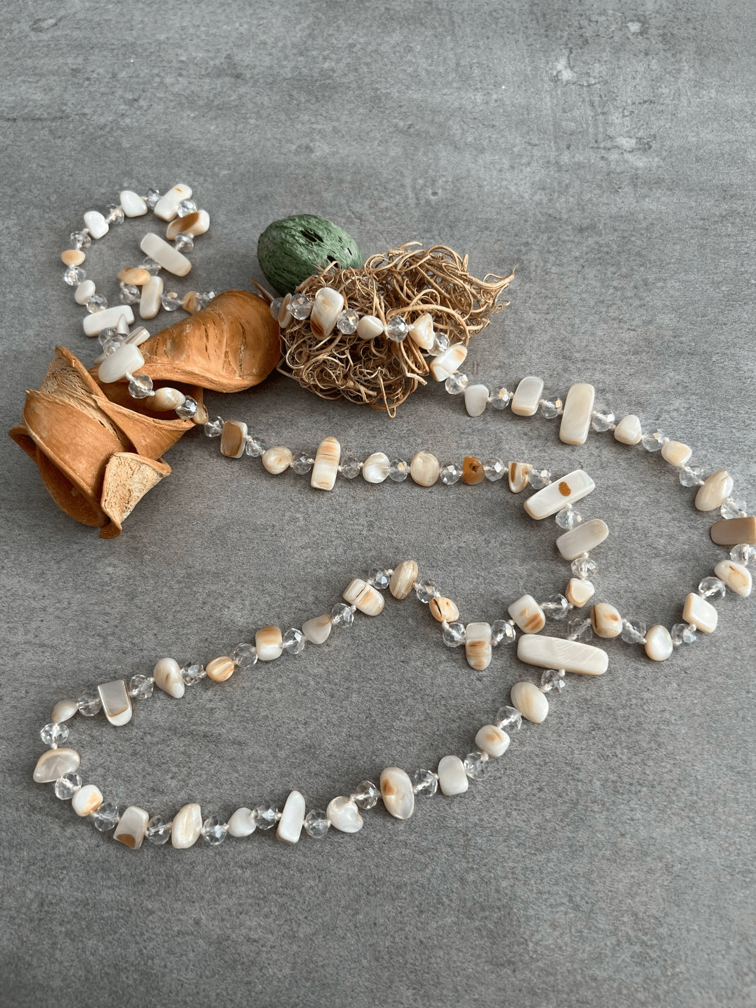 Collier de perles blanches DAISY