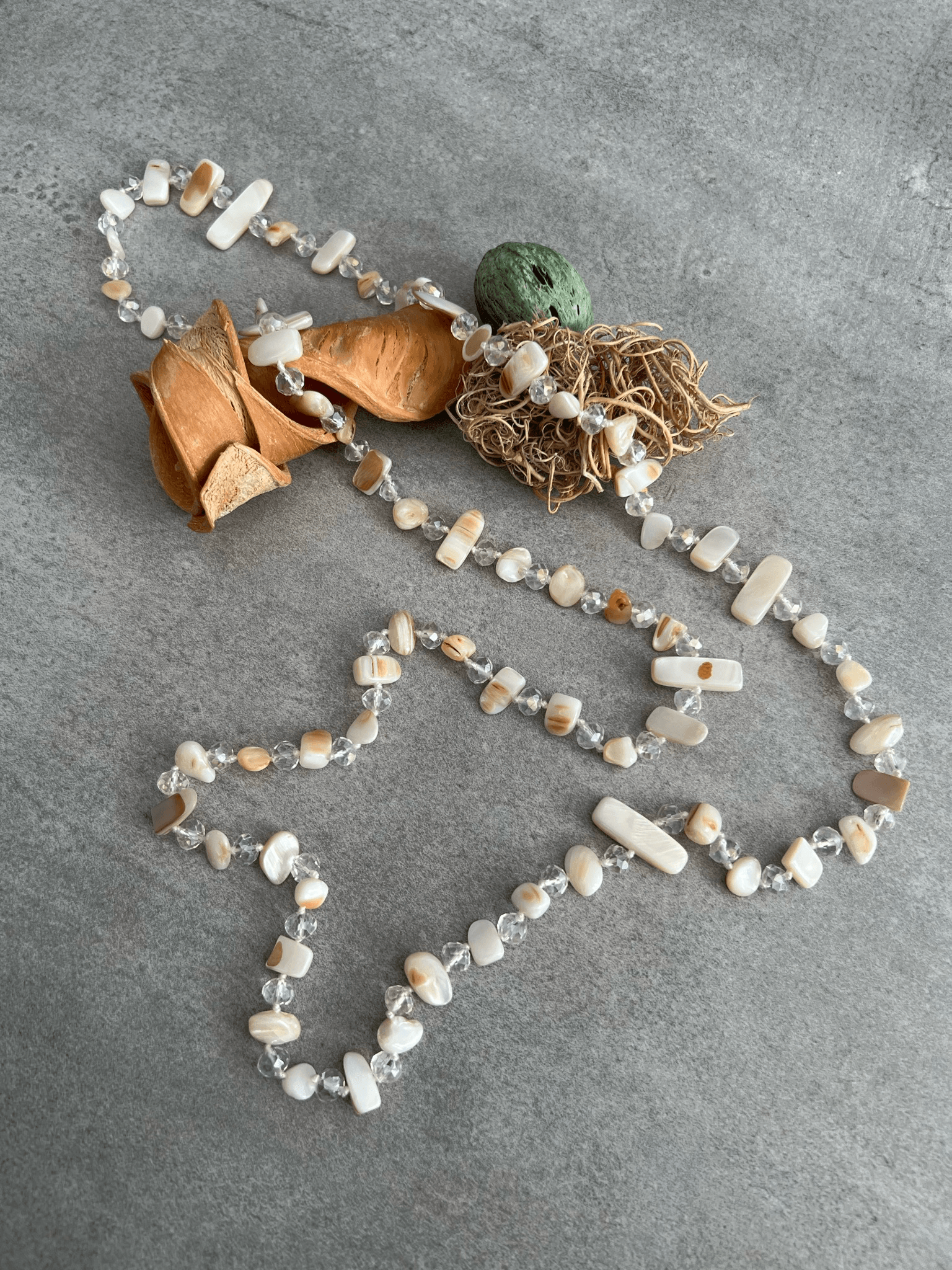 Collier de perles blanches DAISY