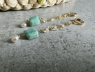 Boucles d’oreilles LEVANA longues et fines, amazonite et perles - Créations Uniques