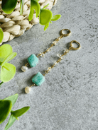 Boucles d’oreilles LEVANA longues et fines, amazonite et perles - Créations Uniques