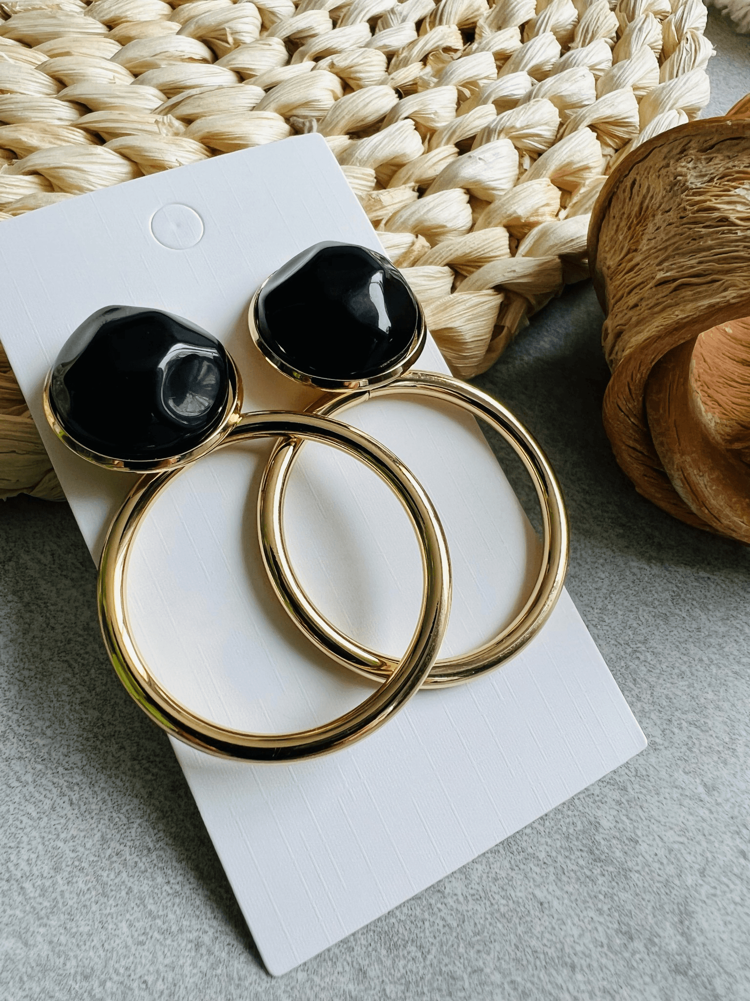 Boucles d’oreilles SERENA ronds dorés et clous noirs