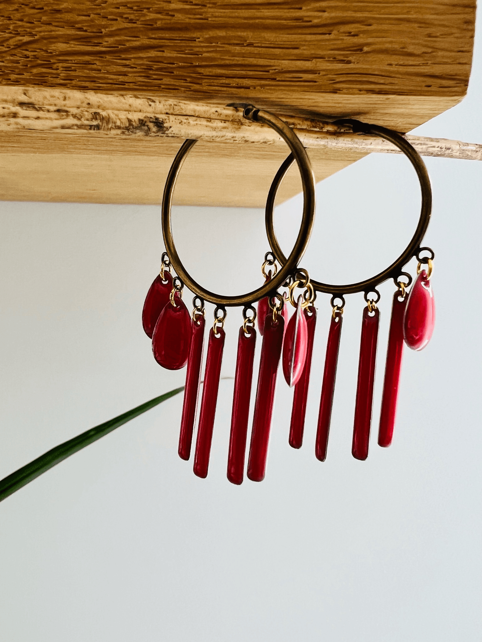 Boucles d’oreilles LISA bâtons et gouttes résine epoxy corail - Créations Uniques