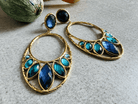 Boucles d’oreilles chic CENDRINE ovales dorés cabochons brillants nuances de bleus