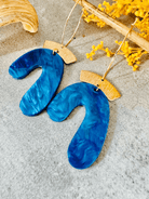 Boucles d’oreilles MURPHY résine bleue anneaux ovales - Créations Uniques