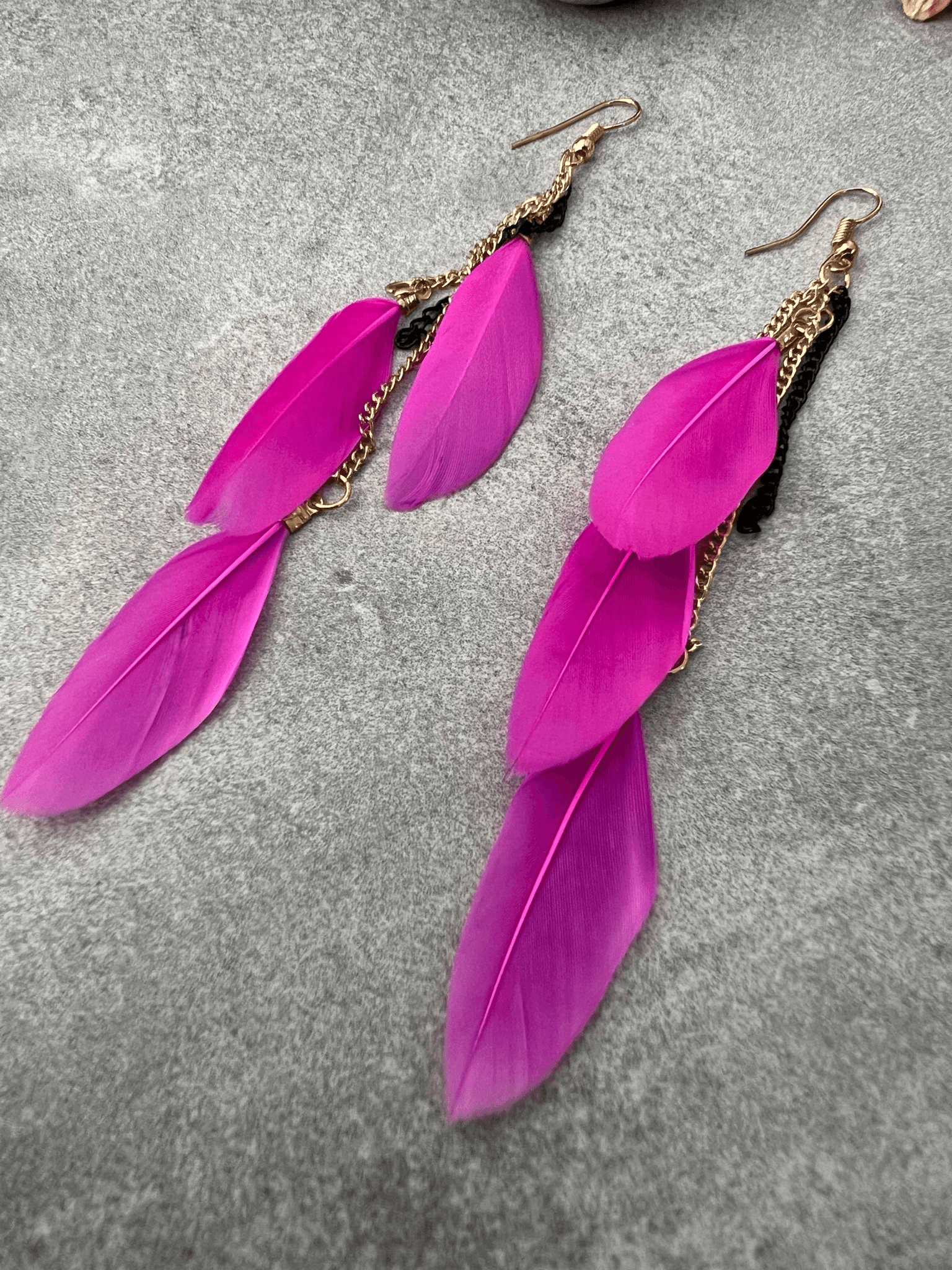 Boucles d’oreilles MARIBETH plumes roses